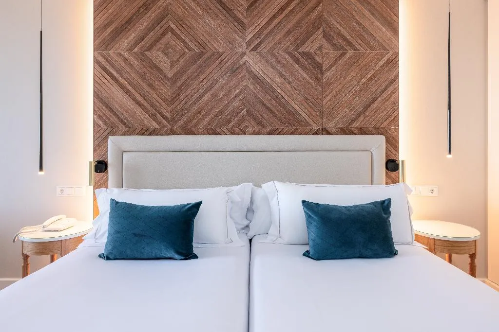 JUNIOR SUITE SEA VIEW WITH BALCONY Room, Senator Port Mahon, Menorca