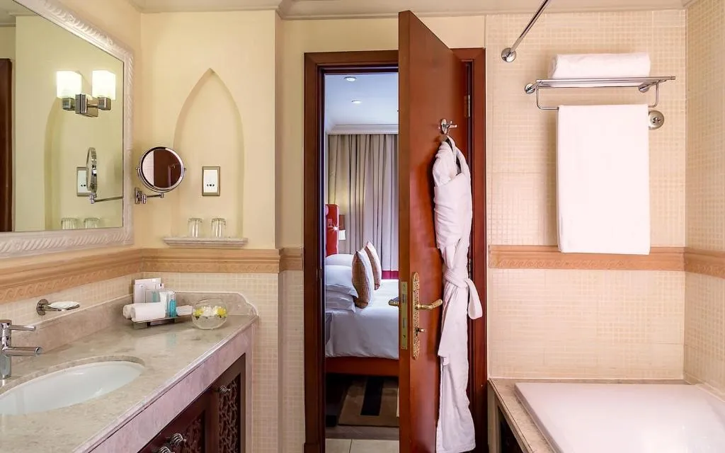 Room SEA VIEW Room, Arjaan by Rotana – Dubai Media Vity, Dubai