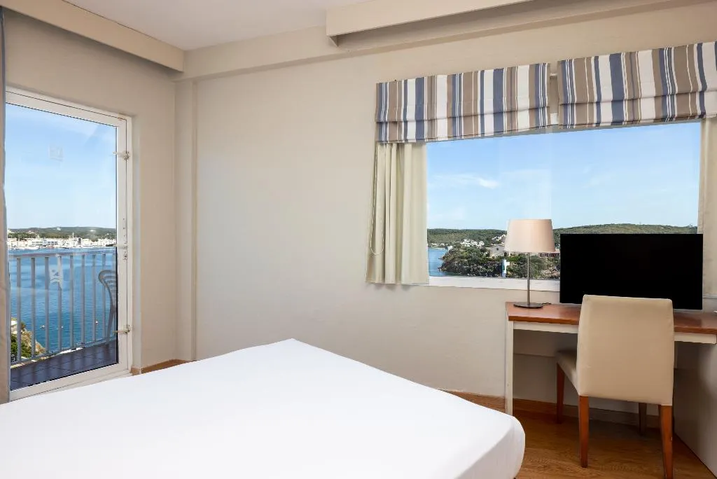DOUBLE SINGLE USE SEA FRONT Room, Agamenon, Menorca