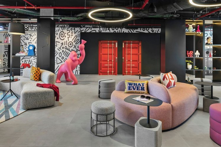 Moxy Alfragide Lisboa, Lisbon