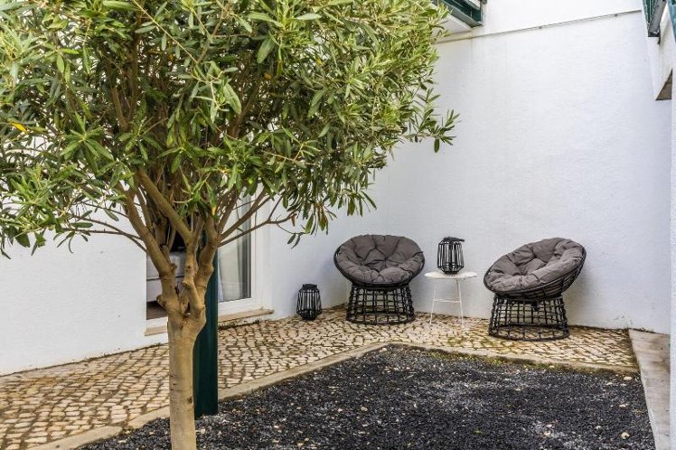Terrace, Gloria Suites By Lx Way, Lisbon