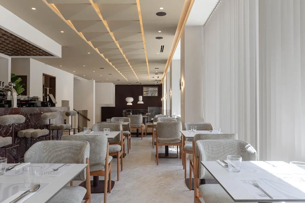 Restaurant, Nesean Plaza, Crete