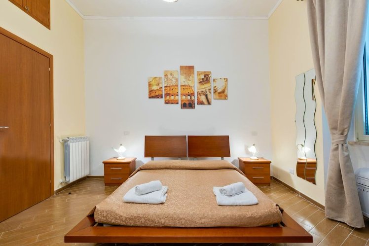 MICLAD B&B: Colosseum Guest House, Naples