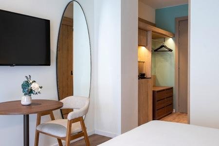 Alexis Villa, Skiathos