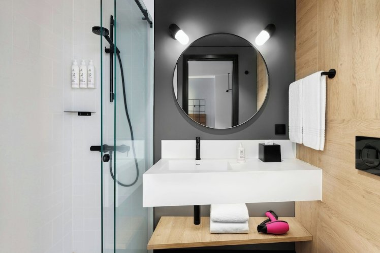 Moxy Alfragide Lisboa, Lisbon