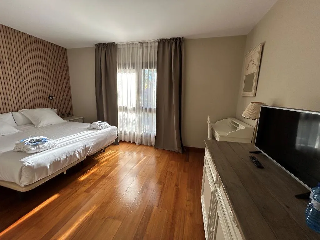 DOUBLE SUPERIOR Room, Hotel Blancafort Spa Termal, Barcelona