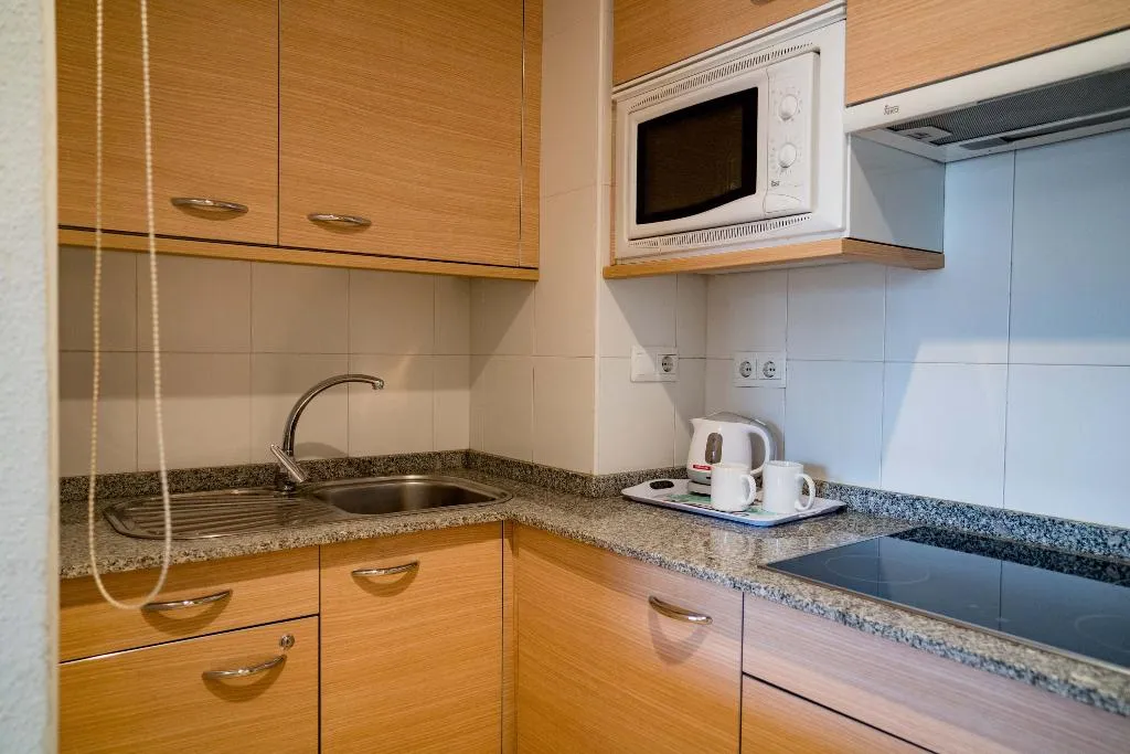 APARTMENT CAPACITY 3 Room, Compostela Suites, Madrid