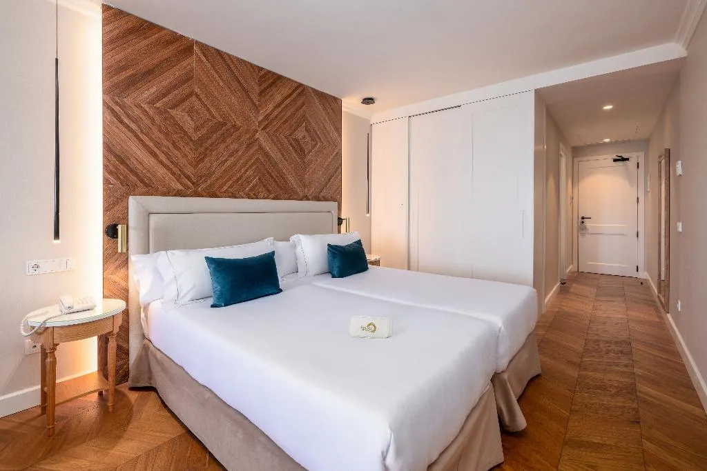 JUNIOR SUITE SEA VIEW WITH BALCONY Room, Senator Port Mahon, Menorca