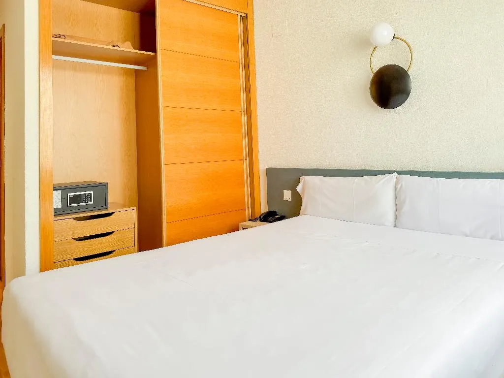 APARTMENT CAPACITY 4 Room, Compostela Suites, Madrid