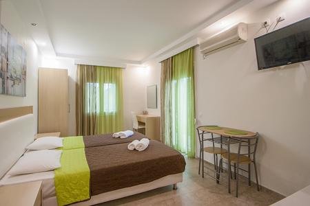 Alexis Villa, Skiathos