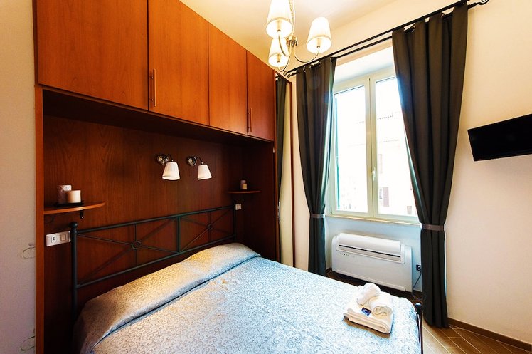 MICLAD B&B: Colosseum Guest House, Naples