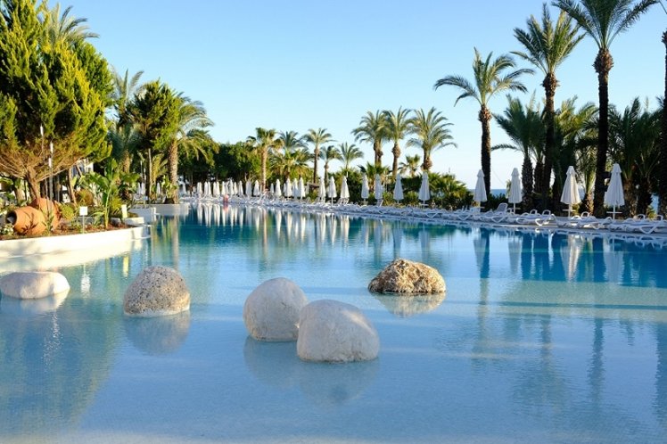 Paloma Perissia, Antalya