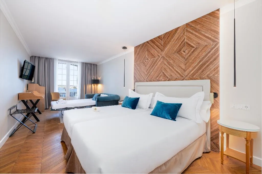 JUNIOR SUITE WITH BALCONY Room, Senator Port Mahon, Menorca