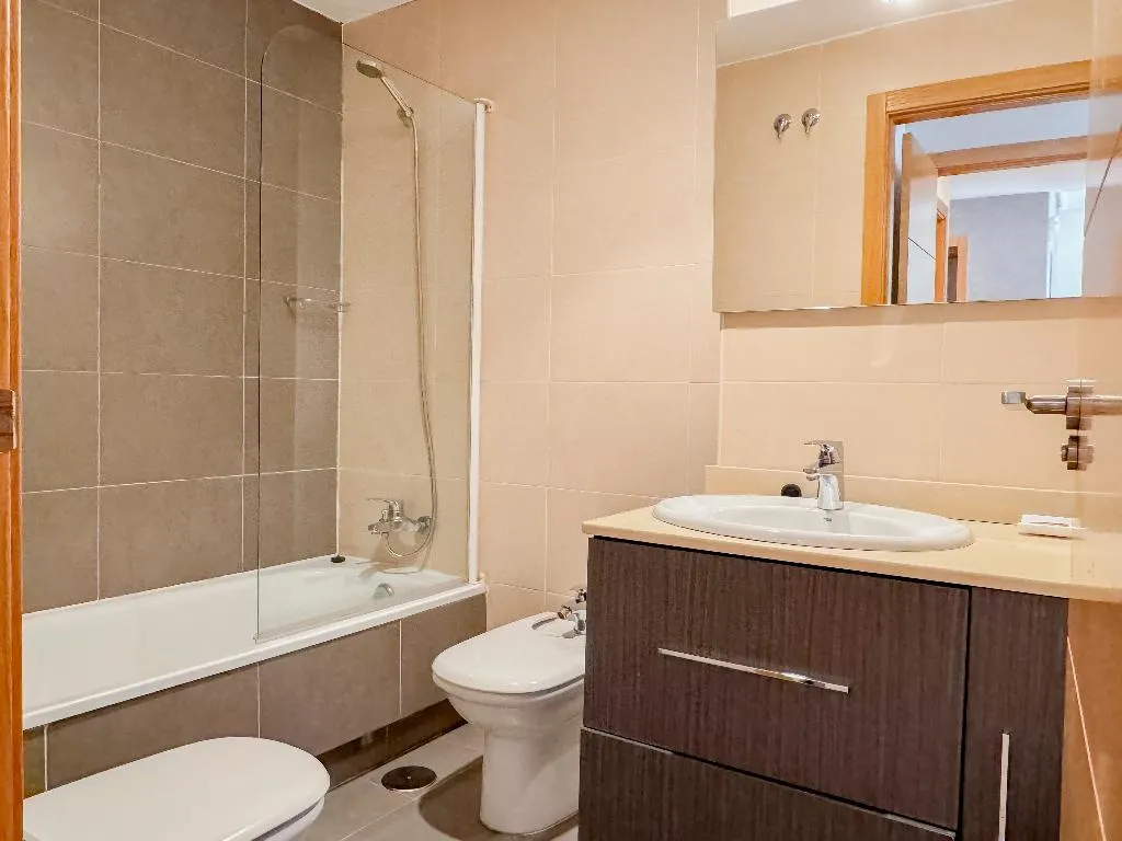 APARTMENT CAPACITY 4 TWO BEDROOMS Room, Compostela Suites, Madrid