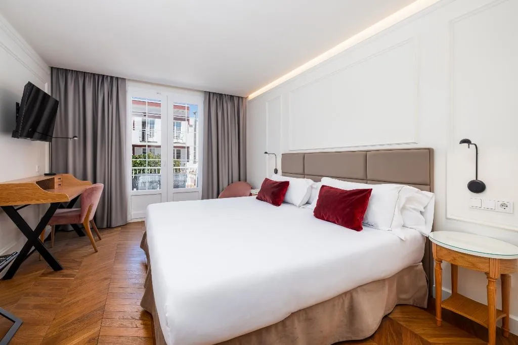 Double or Twin SUPERIOR WITH BALCONY Room, Senator Port Mahon, Menorca