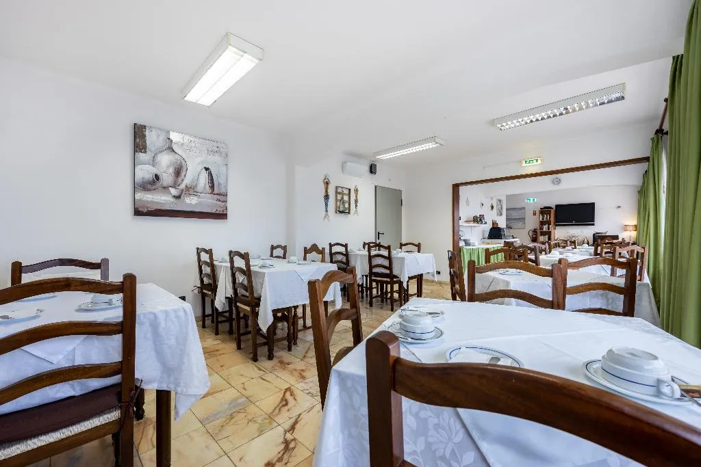 Restaurant, Salema Beach Hotel, Algarve
