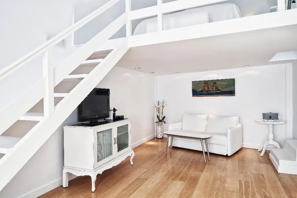 SUITE LOFT Room, Katikies Santorini -Pelagos House, Santorini