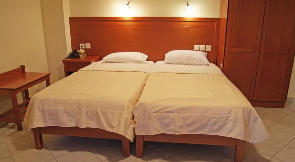 TWIN STANDARD Room, Neon Studios, Athens