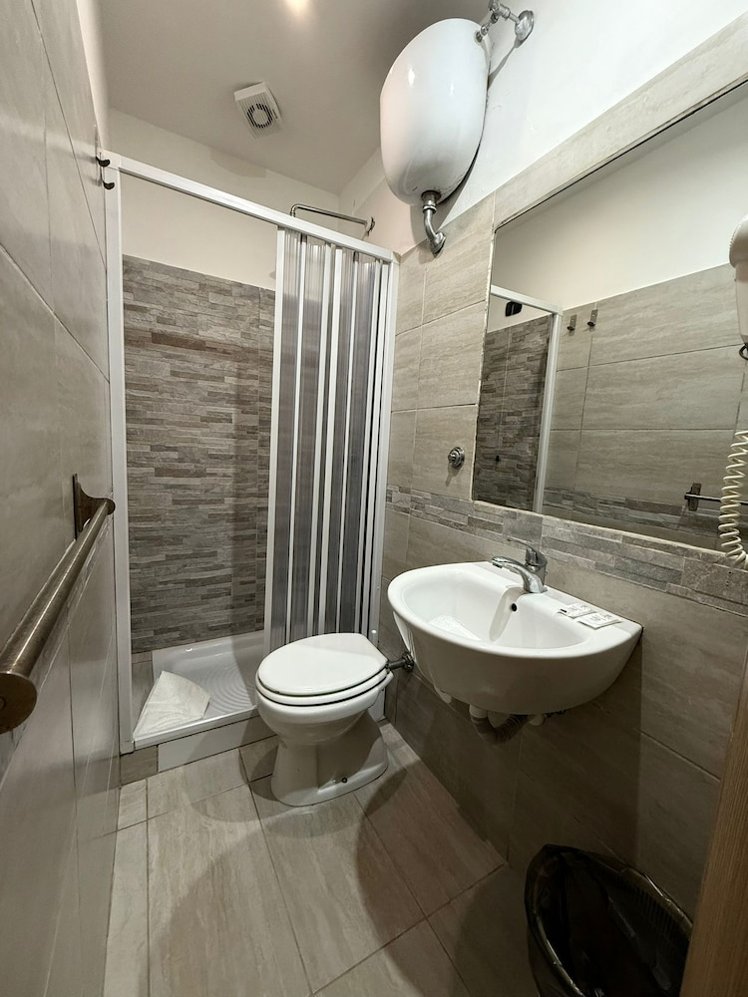 Guest House Hola Roma, Naples