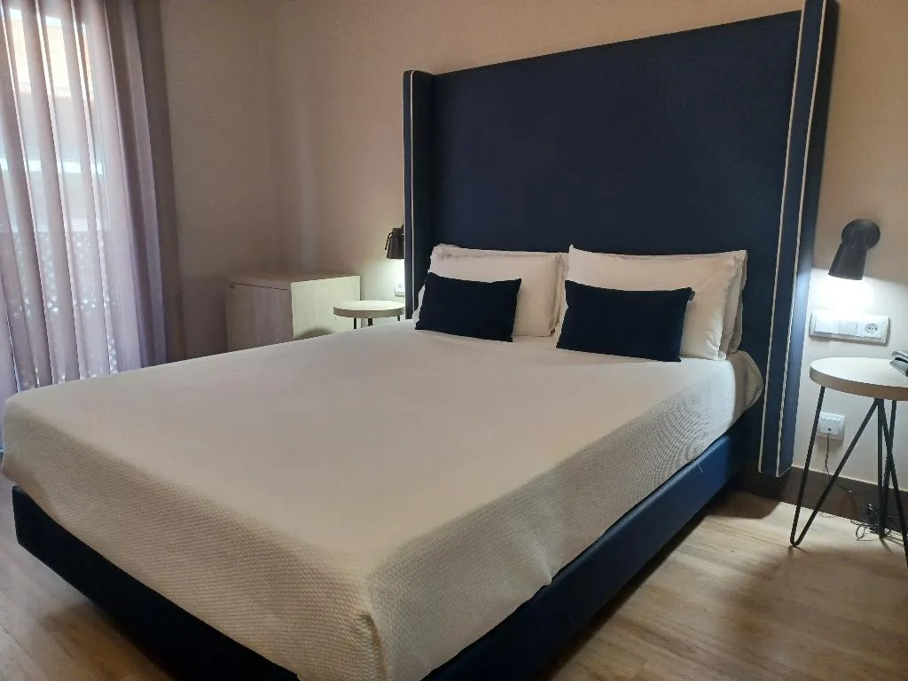 DOUBLE STANDARD Room, María Cristina Hotel, Madrid
