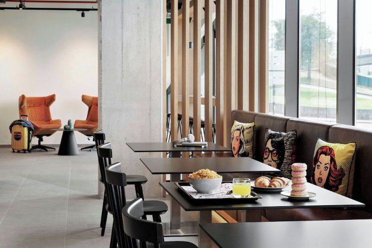 Moxy Alfragide Lisboa, Lisbon