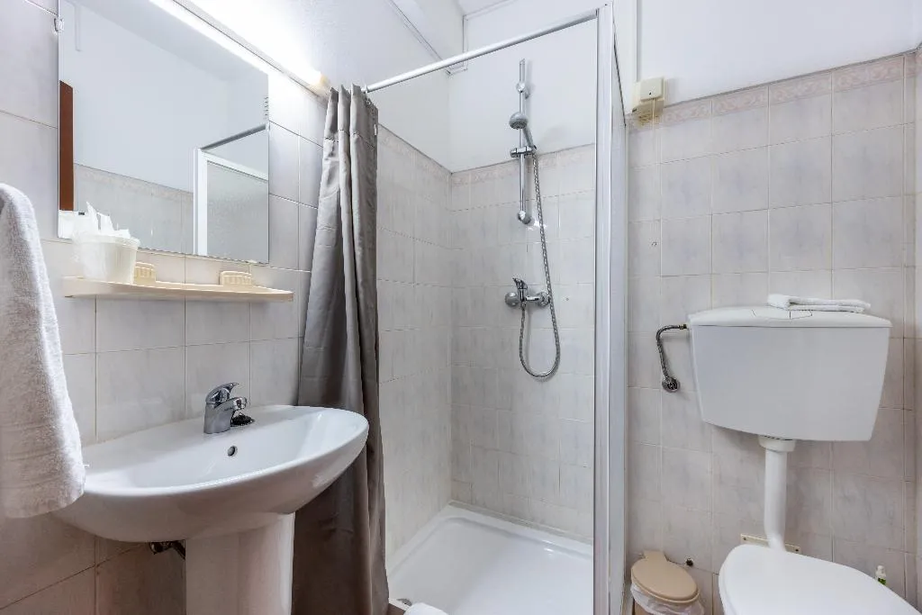 DOUBLE STANDARD Room, Salema Beach Hotel, Algarve