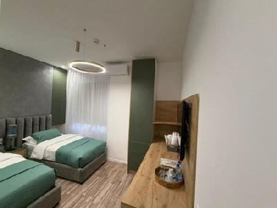 Peaky Hotel, Durres
