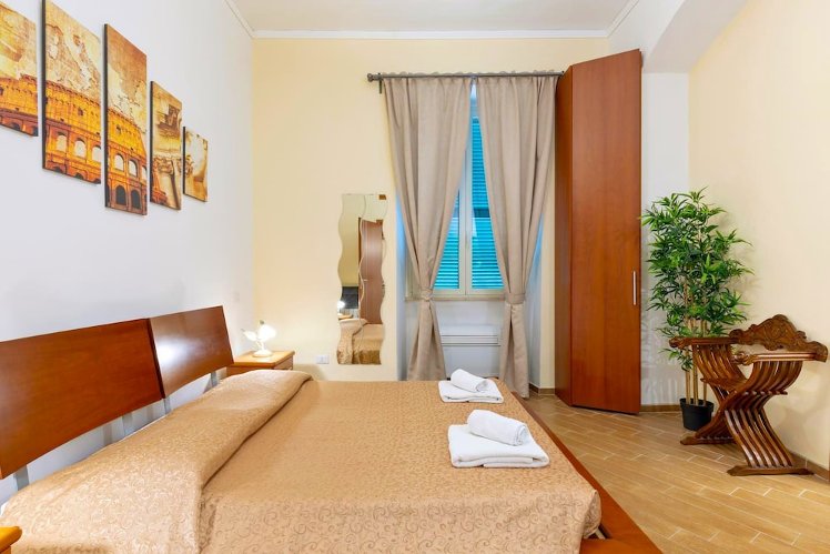 MICLAD B&B: Colosseum Guest House, Naples