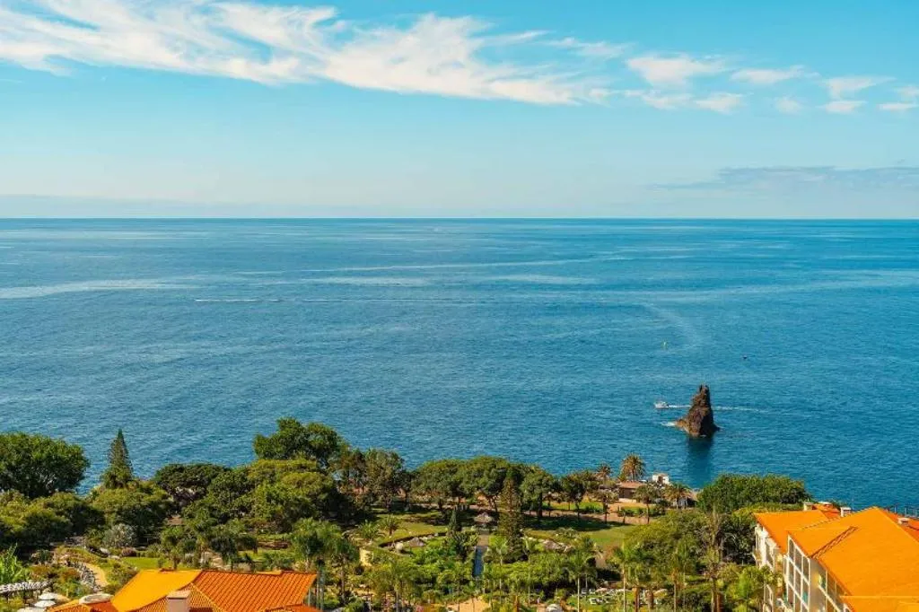 Double or Twin SUPERIOR BEACH FRONT Room, Muthu Raga Madeira Hotel, Madeira