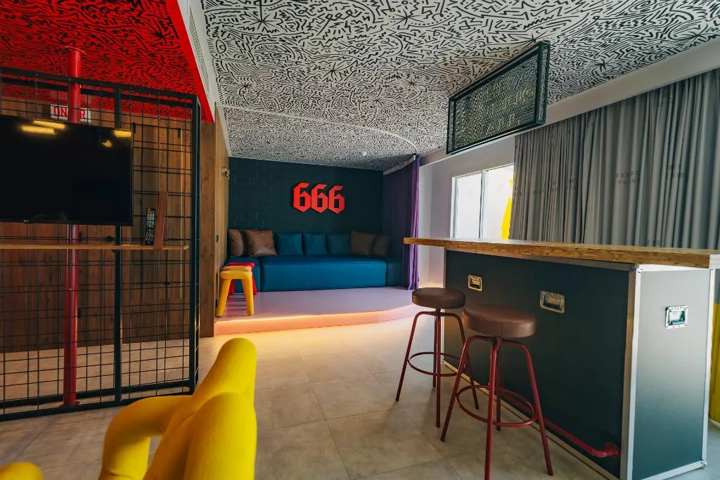 QUADRUPLE CAPACITY 4 Room, Ryans Lolas Ibiza Only Adults, Ibiza