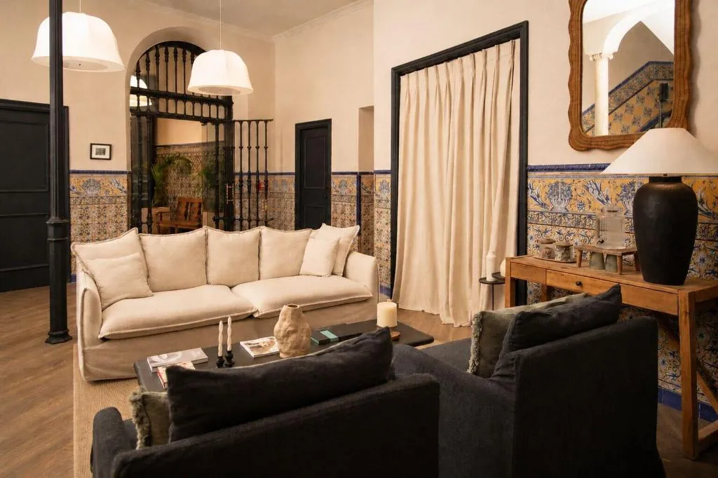 Room, Honest Sevilla, Seville
