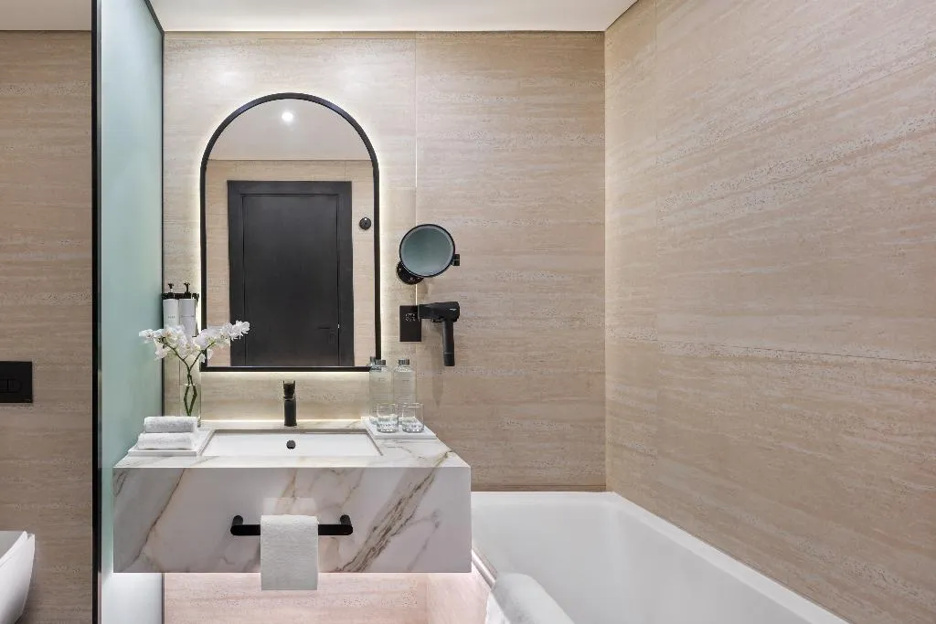 Double or Twin STANDARD Room, Oaks Ibn Battuta Gate Dubai, Dubai