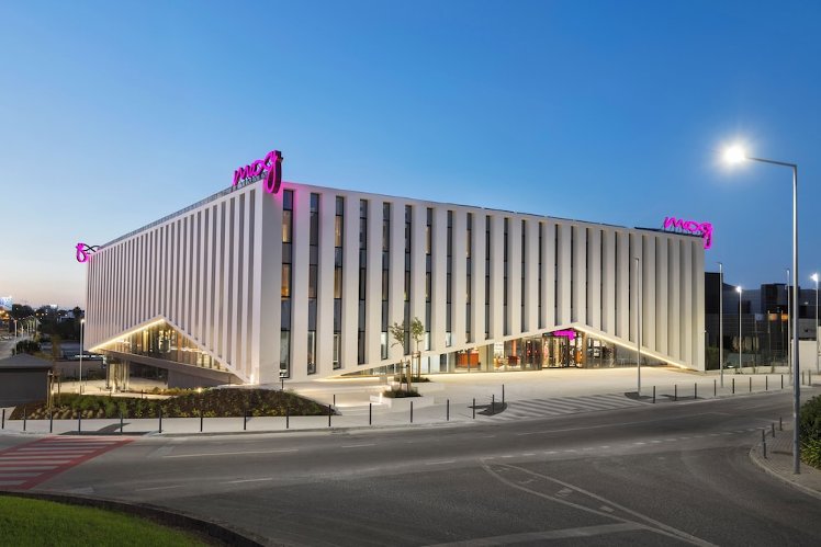 Moxy Alfragide Lisboa, Lisbon