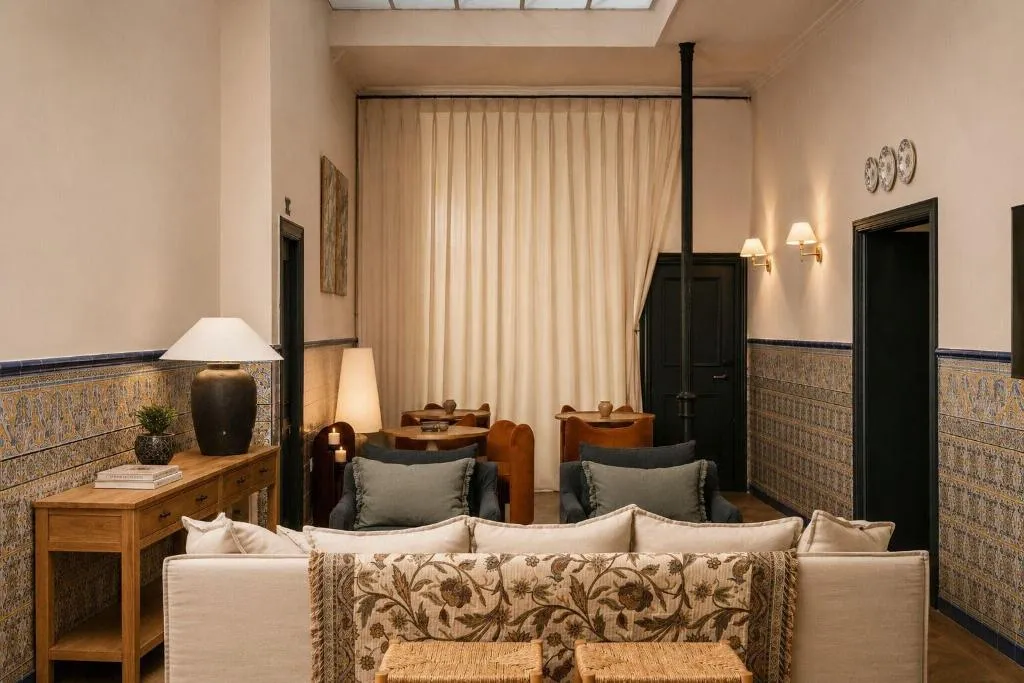 Room, Honest Sevilla, Seville