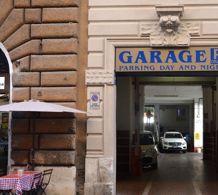 MICLAD B&B: Colosseum Guest House, Naples