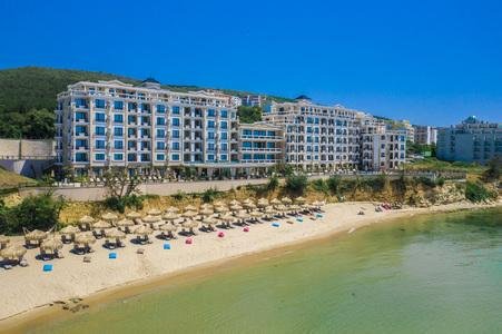 Onyx Beach Residence - Free Parking & Beach Access, Bourgas