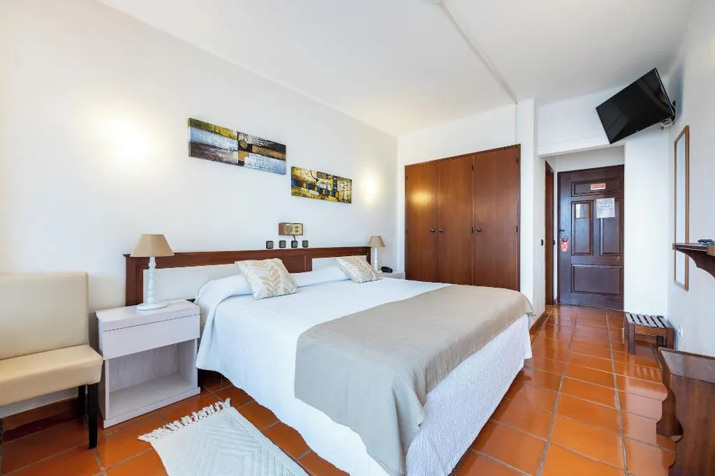 Room, Salema Beach Hotel, Algarve