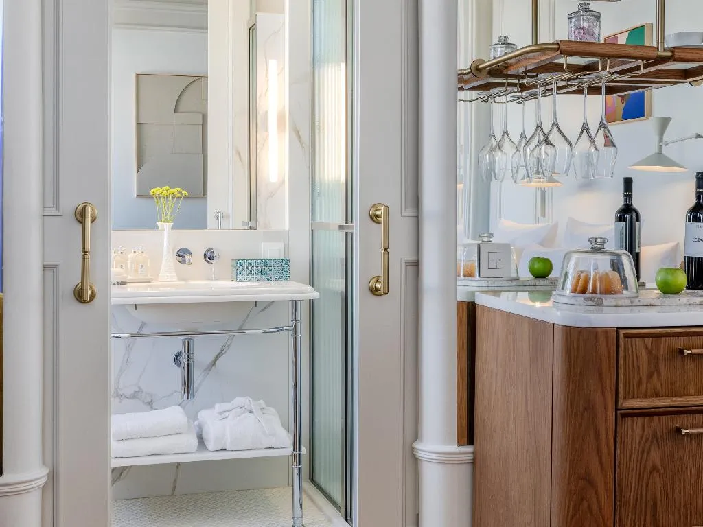 DOUBLE DELUXE WITH BALCONY Room, THE DOLLI at Acropolis, A Hotel to Live, Athens