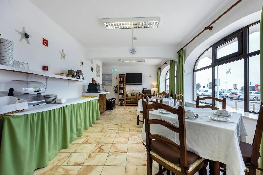 Restaurant, Salema Beach Hotel, Algarve