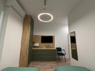 Peaky Hotel, Durres