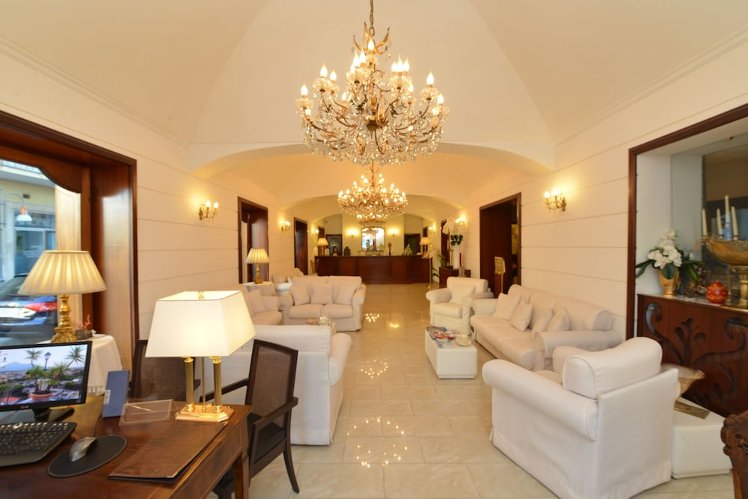 Hotel Palma, Naples