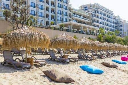 Onyx Beach Residence - Free Parking & Beach Access, Bourgas