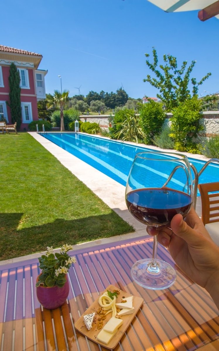 On Oda Otel, Izmir
