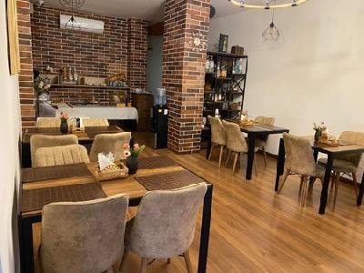 Peaky Hotel, Durres