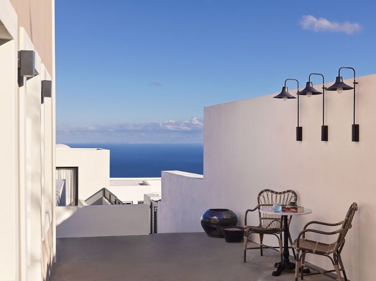 La Maltese Estate, Santorini