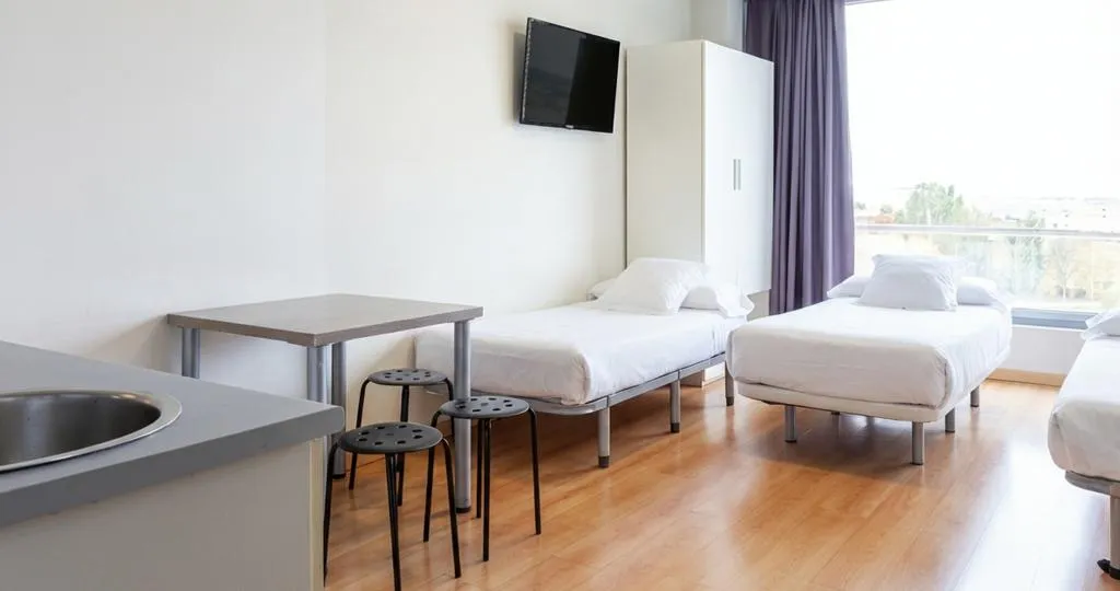 FAMILY ROOM CAPACITY 2 Room, Vertice Roomspace Madrid, Madrid