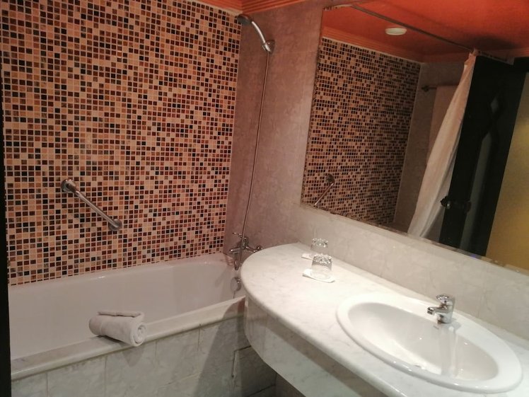 Hotel-Tghat Fes-Ex Golden Tulip, Fez