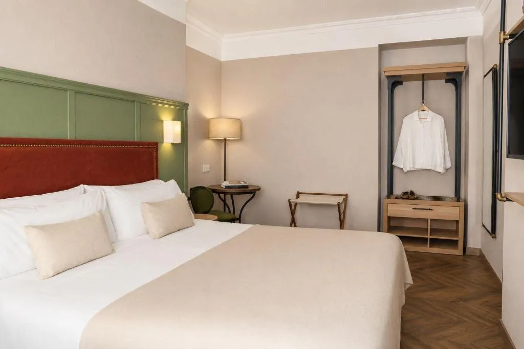 Room, Honest Sevilla, Seville