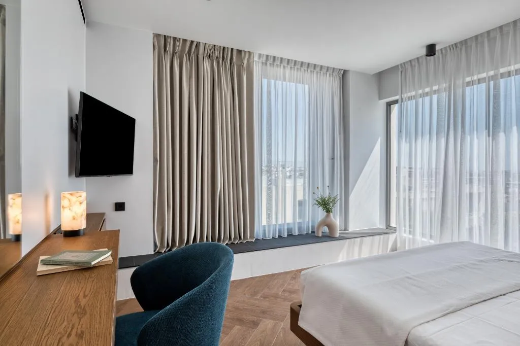 DOUBLE CITY VIEW Room, Neoma, Athens