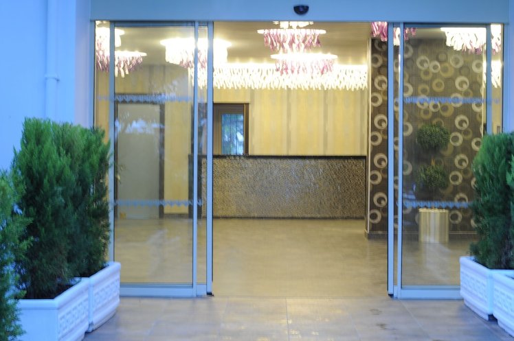Caprice Beach Hotel instead of Luna Beach Deluxe Hotel, Dalaman